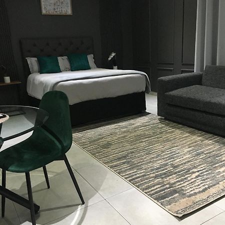 Black Rose Guesthouse Совето Екстер'єр фото