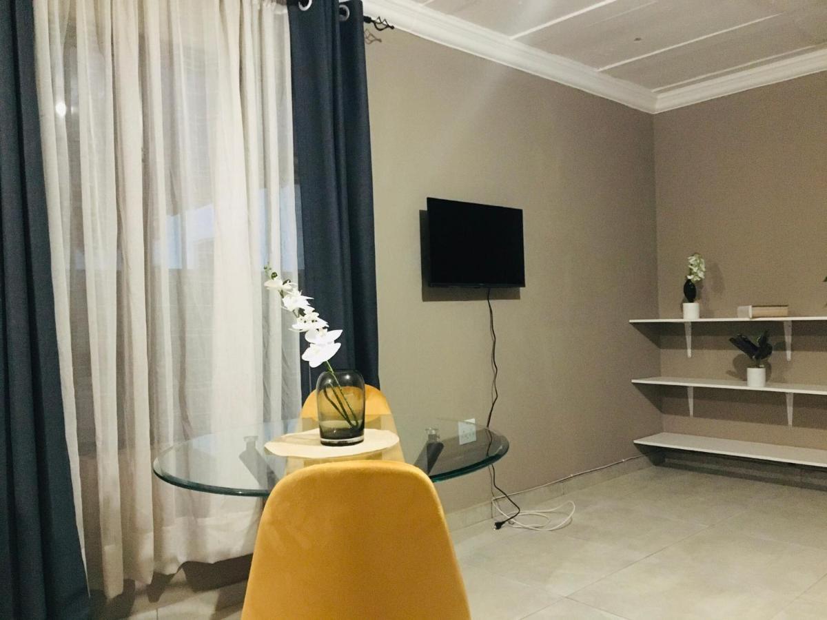 Black Rose Guesthouse Совето Екстер'єр фото