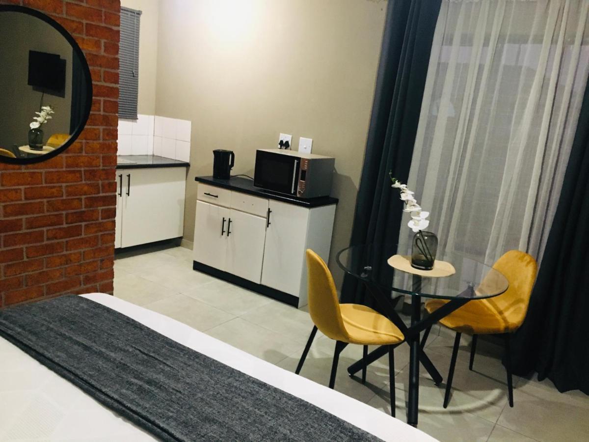 Black Rose Guesthouse Совето Екстер'єр фото